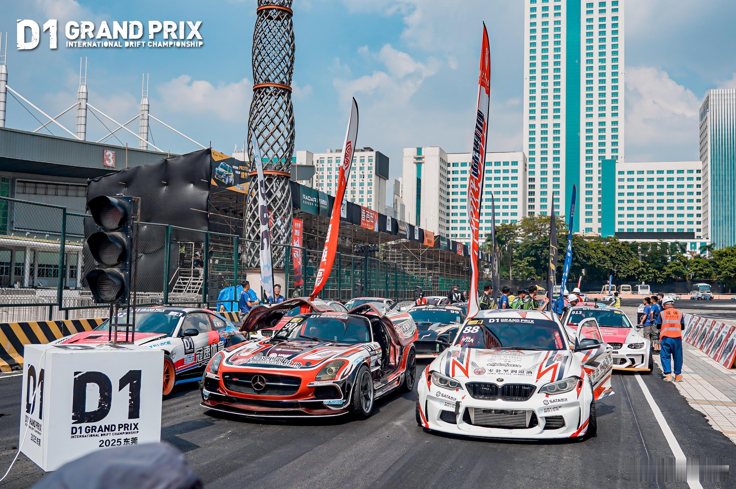 据说报名了七十几台车，最终只接收了57台，希望这项运动能越来越好 ​​​