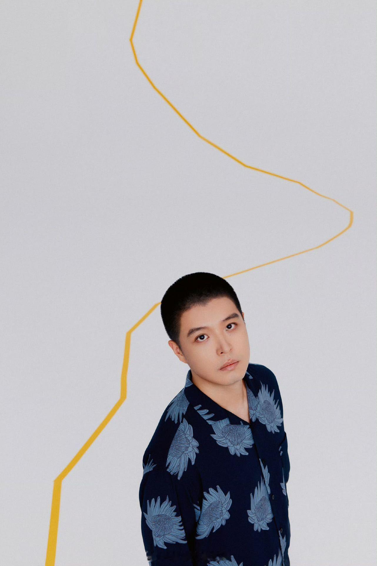 以为岳云鹏马頔在上海说相声天才厨人 上海线下录制现场曝出趣味画面，岳云鹏和马頔同