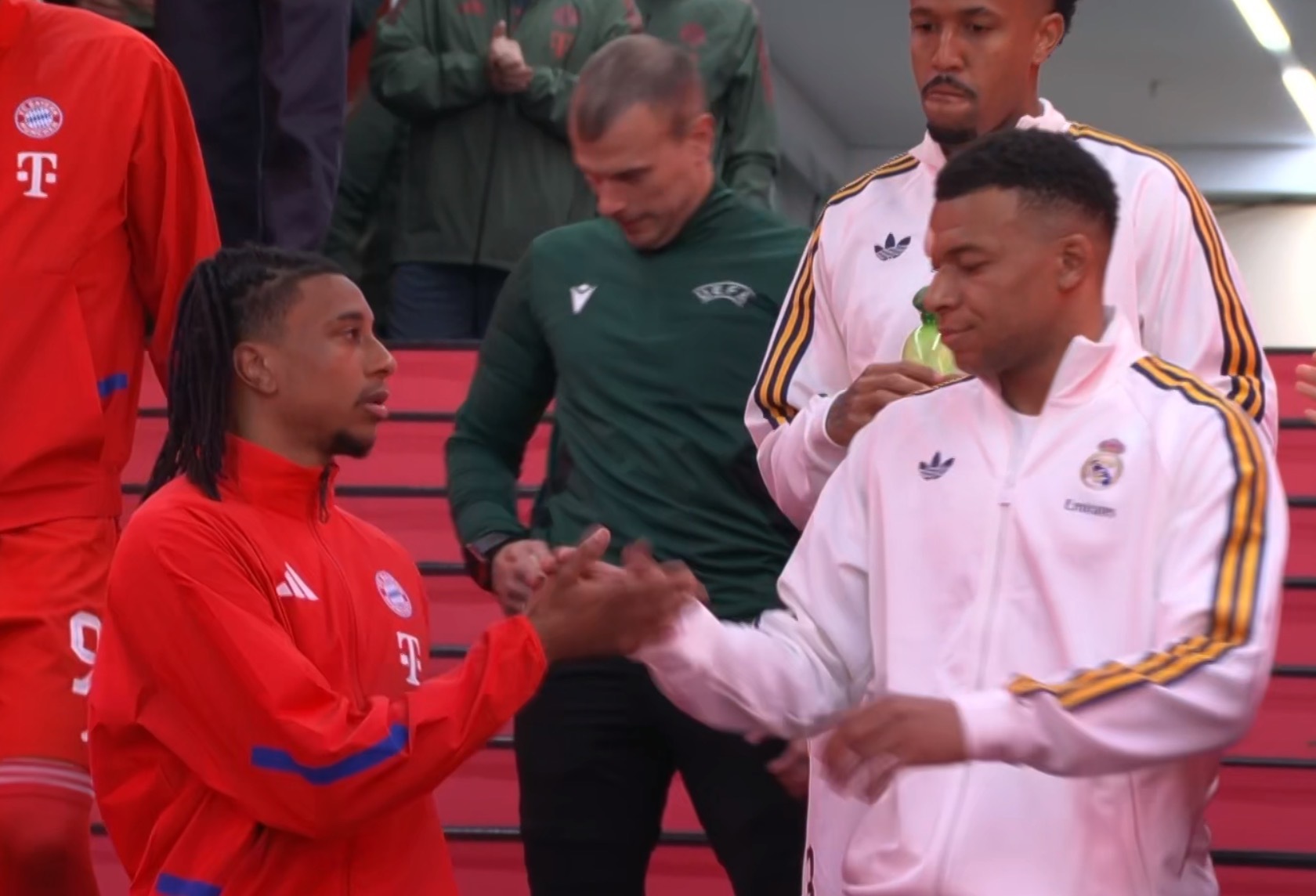 早安 法国人♥️（那个人除外） 