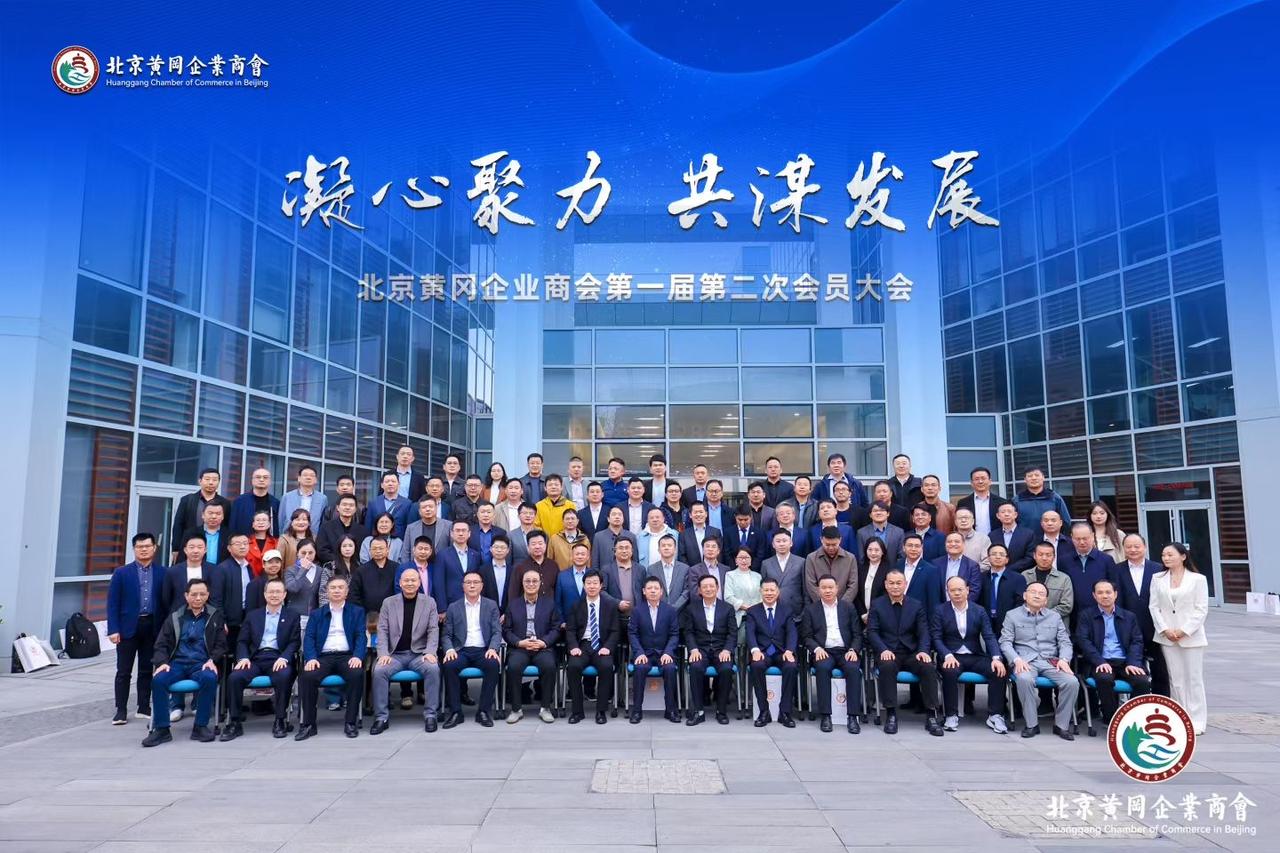 【口误还是真心话？他这波操作太狂妄！】

特朗普又闹出惊人言论，在公开讲话时，直