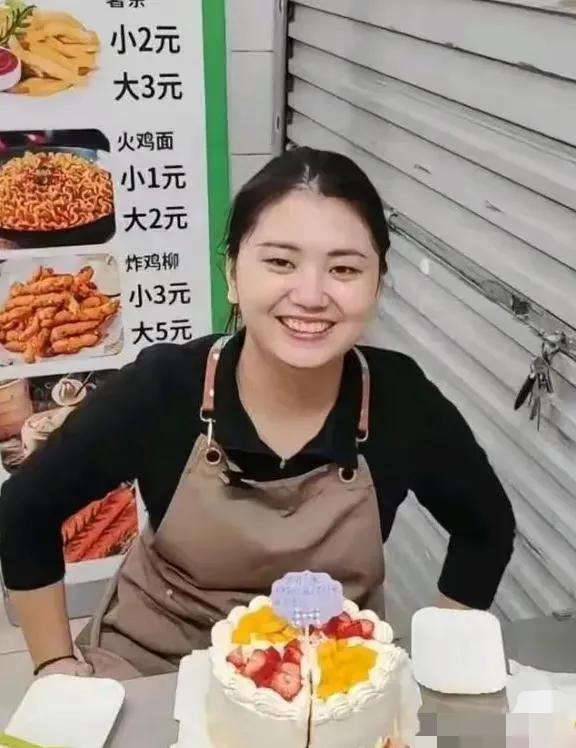 关于肥娟撤掉广告位说有违初衷，我发现3个令人佩服的瞬间！

1.下直播迅速，有人