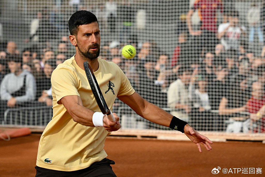 #辛纳追平德约科维奇连胜纪录#  ATP1000罗马大师赛第四轮，头号种子辛纳6