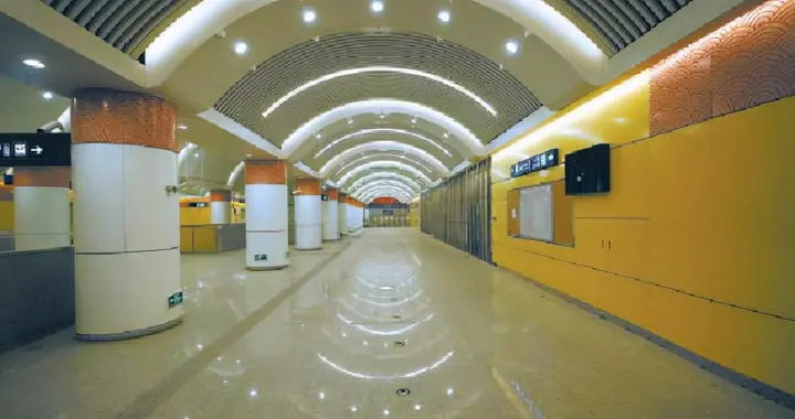 站内装修突出“门观中轴”地铁8号线年底实现全线贯通