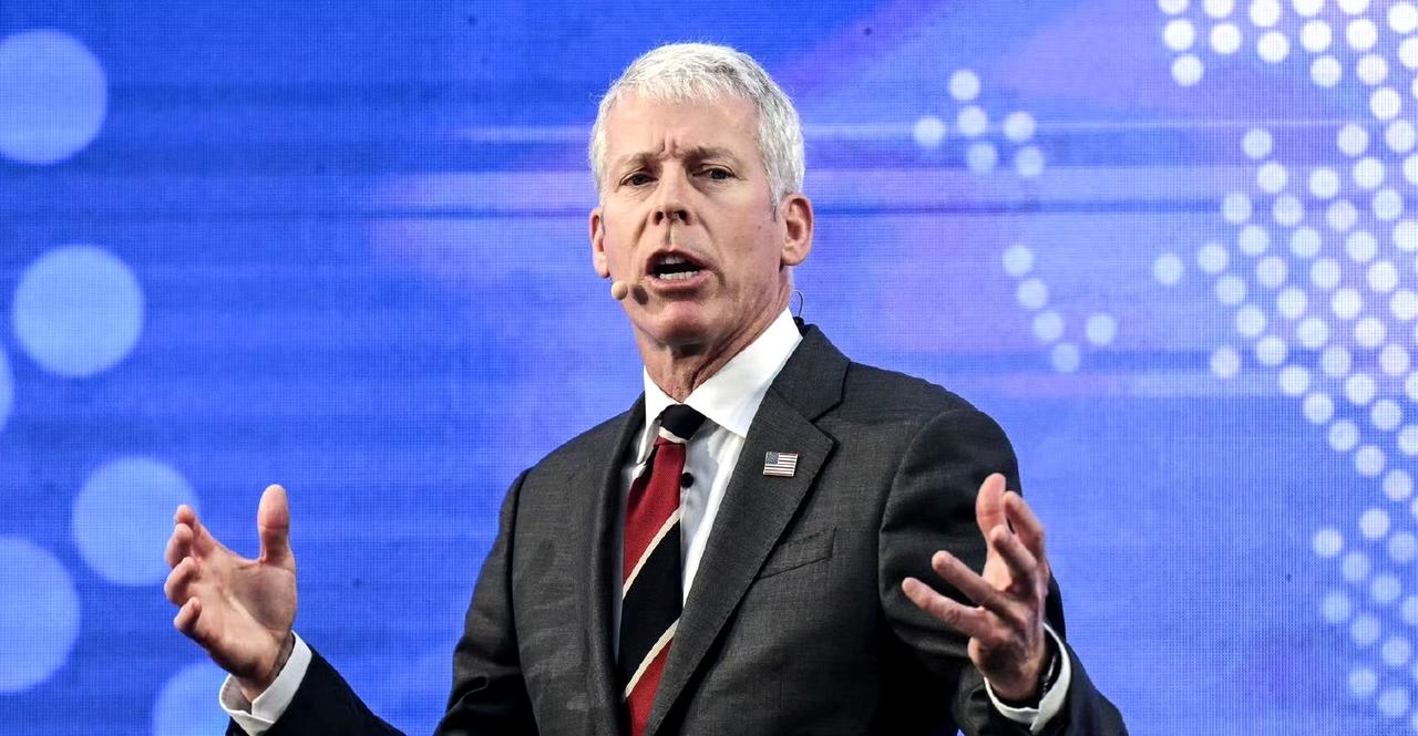 美国能源部长克里斯·赖特宣布，美国将“无限期”控制委内瑞拉的石油销售。 ​​​