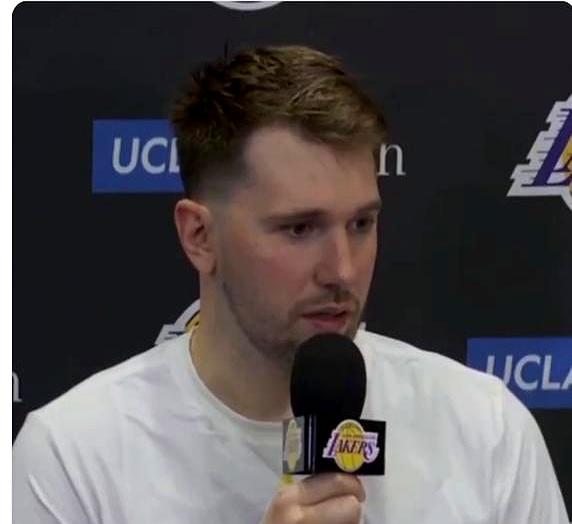 东契奇谈到他与克里斯-邓恩的冲突。
 

球场上那点事儿，邓恩先动手推人，还拿球