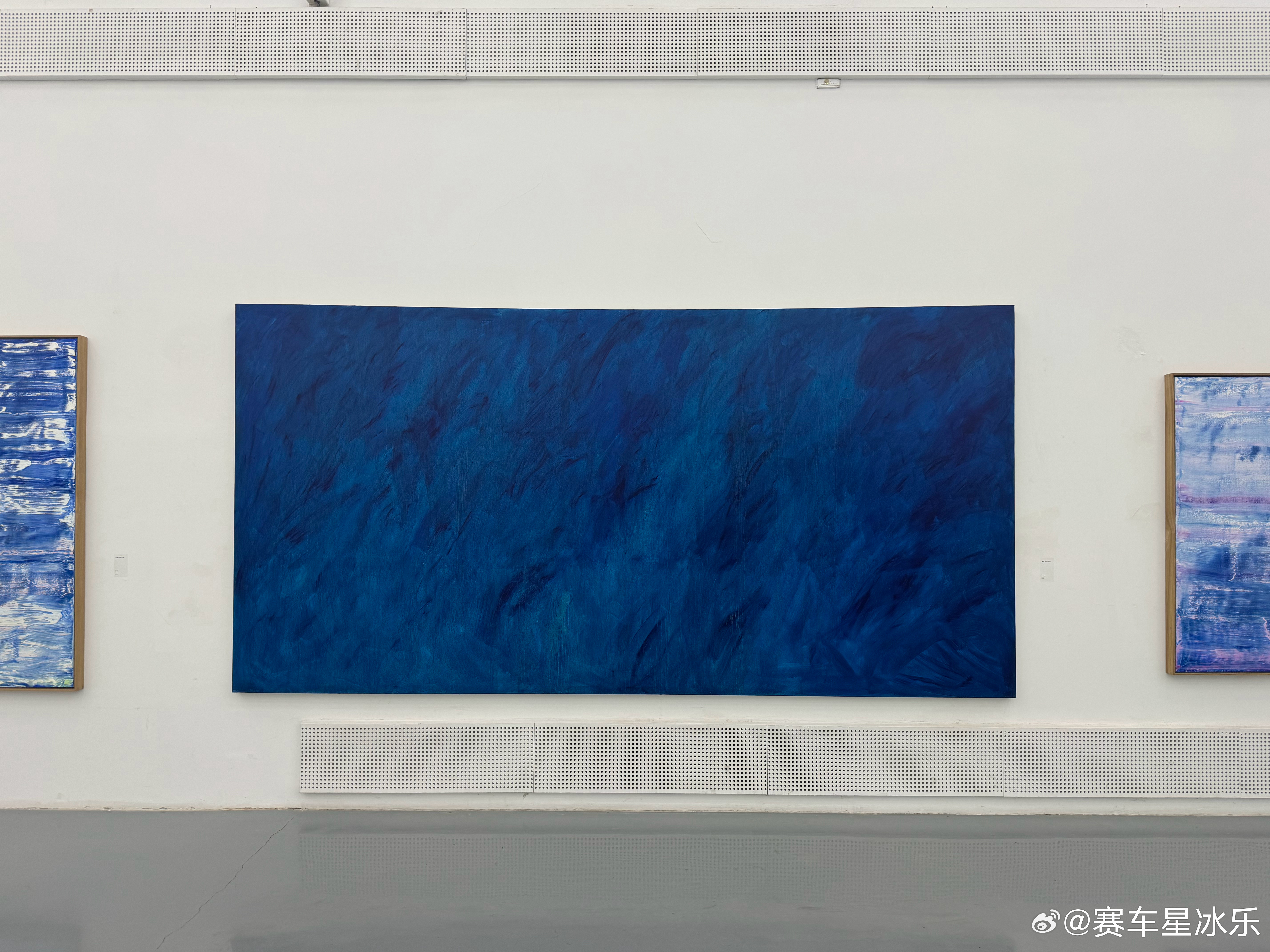 这电视挺大 