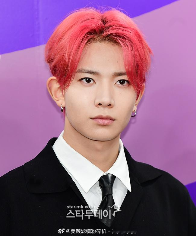 ENHYPEN李羲承、朴综星Jay、沈载伦Jake、朴成训、金善禹、梁祯元、西村