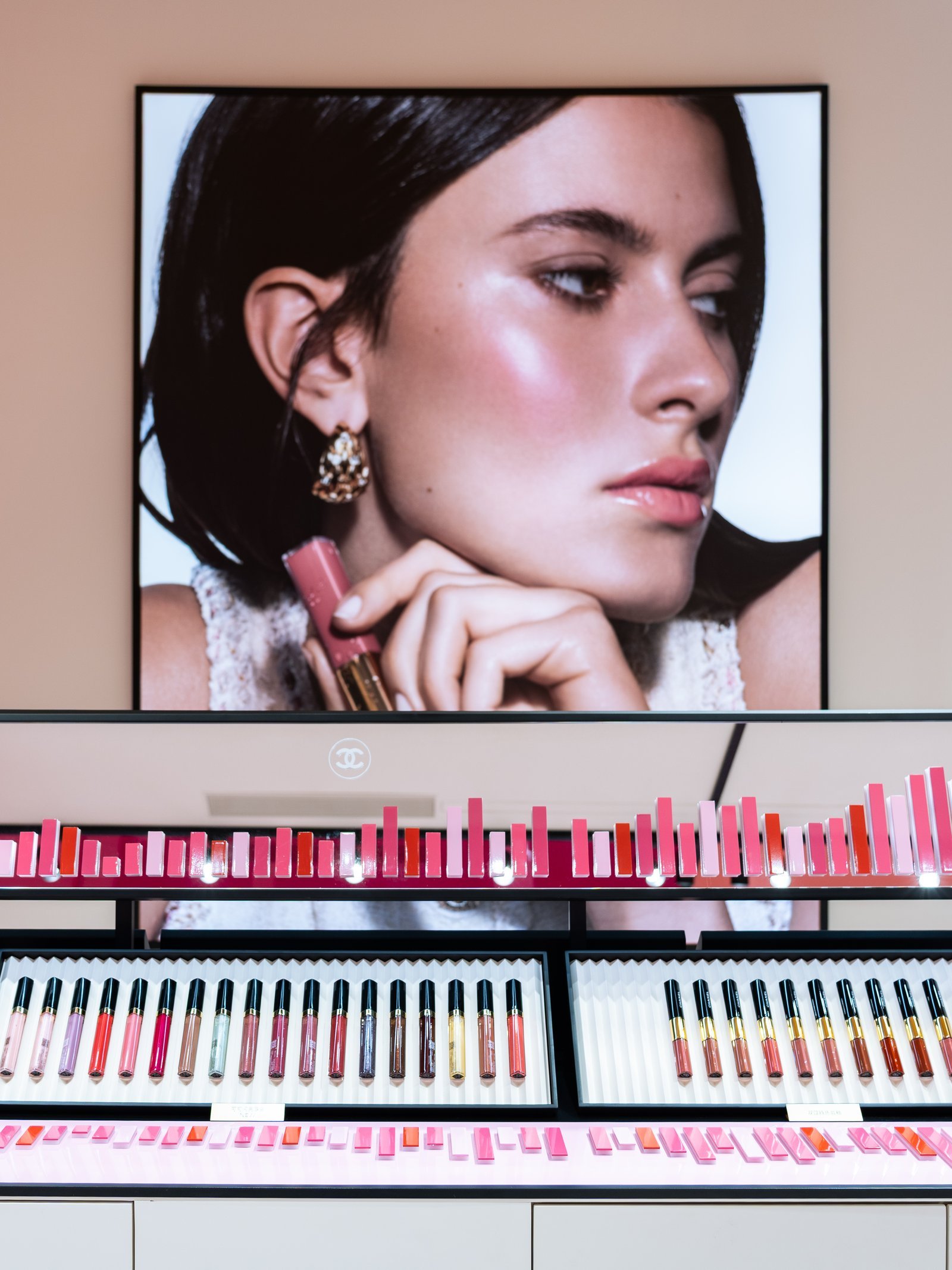 可可闪亮电台开麦💄👄📻香奈儿三里屯可可小姐快闪店嘉宾预告上线✨品牌形象大使