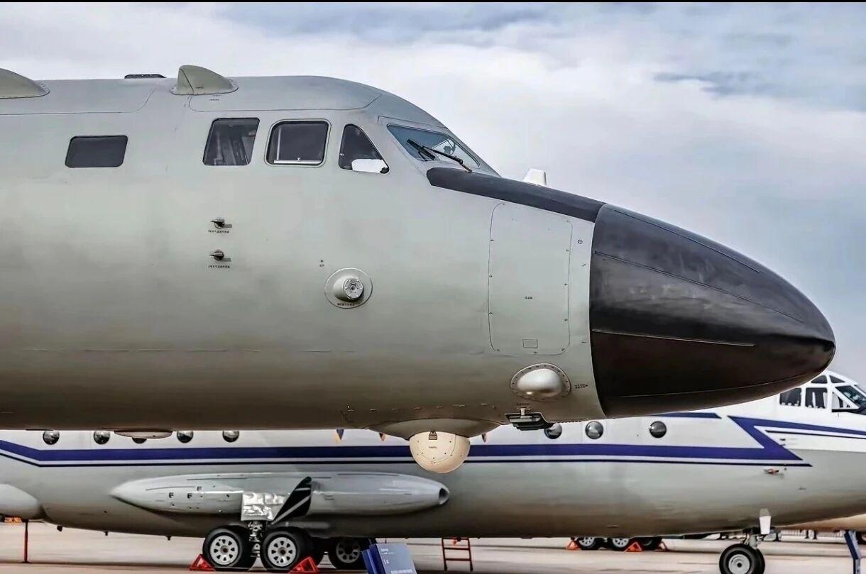 1月10日，据央视军事网站报道，轰6K、轰6N、轰6J机头上列装许多传感器的照片