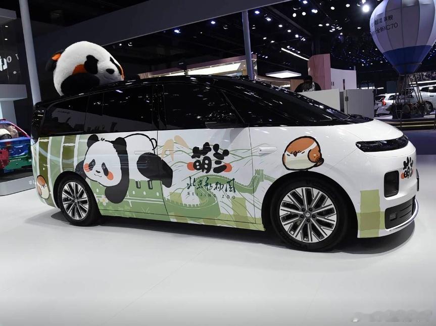 零跑北京车展放大招：新车配1000V+双腔空悬，极具爆款潜质？在刚刚开幕的202