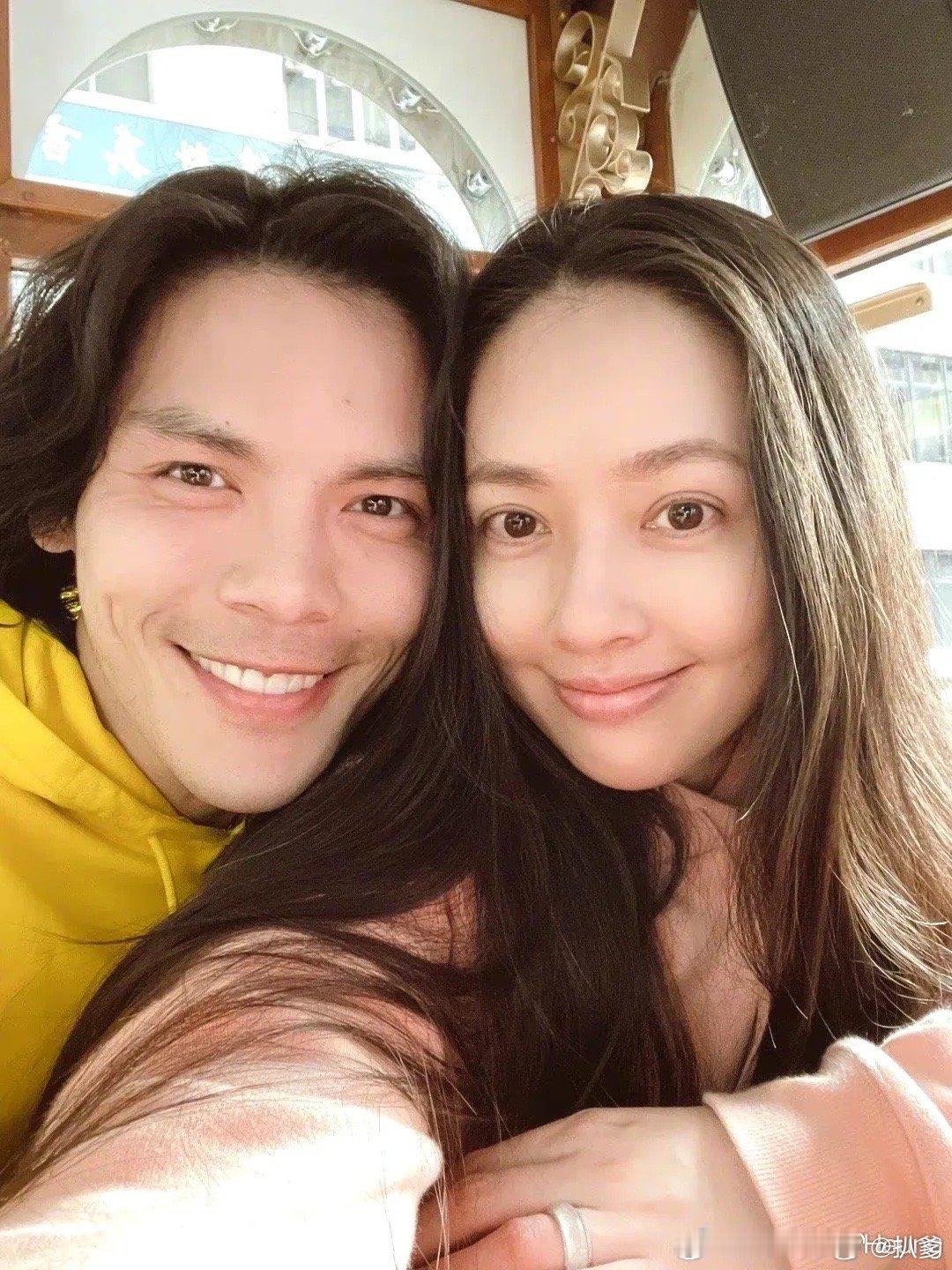 向佐连发两条微博霸气护妻，怒怼那些质疑郭碧婷的声音：“你们凭什么说她，现在是谁需