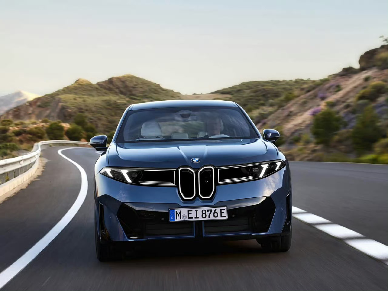 宝马iX3   设计给几分