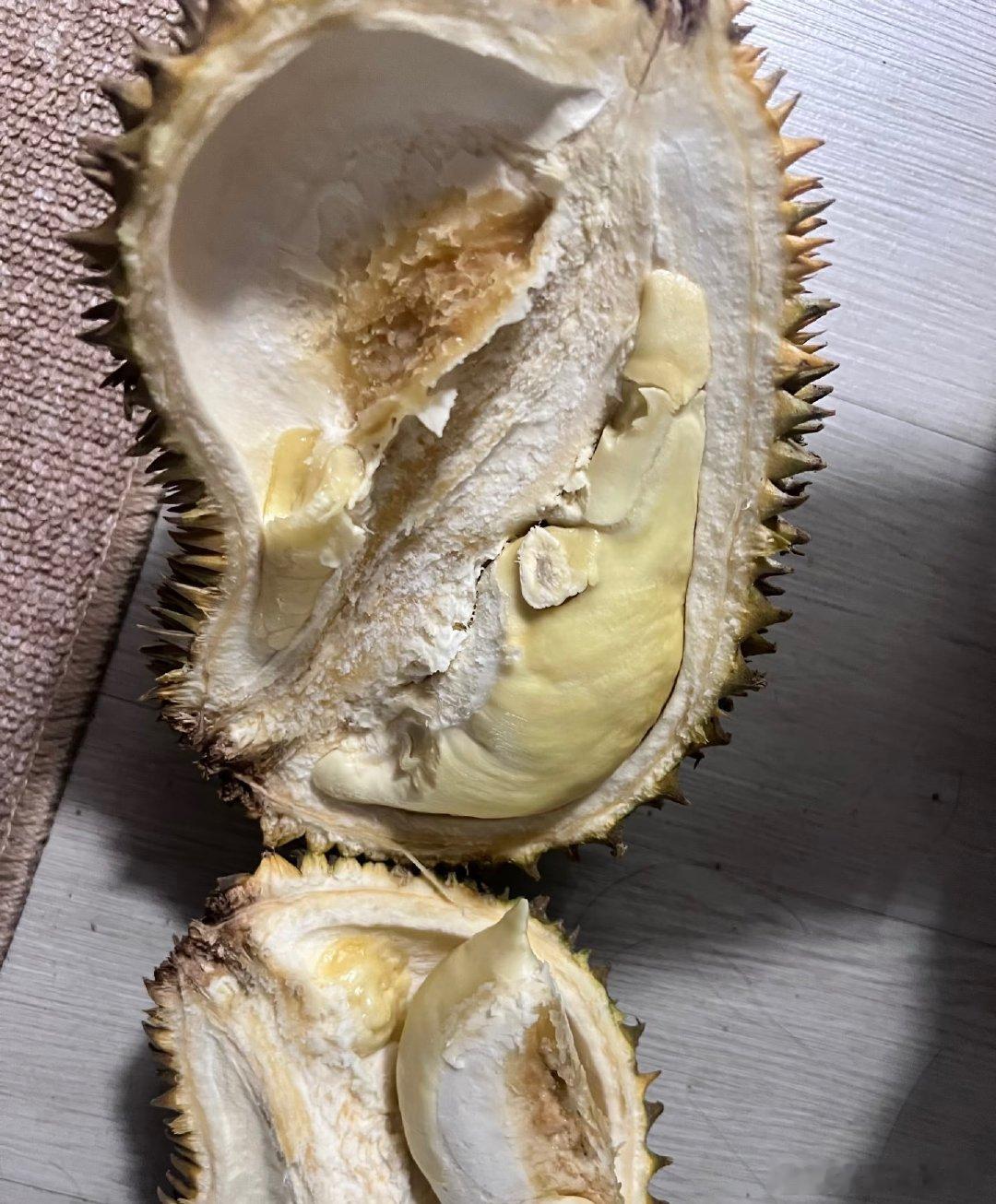 豆包挑榴莲我当时谁都不信，店员的推荐一概不听，满心满眼就信豆包。认认真真按着步骤
