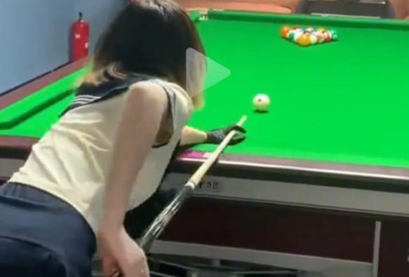 胆大妄为！众目睽睽之下，陌生男子竟当众做出这种龌龊事

5 月 29 日深圳新闻
