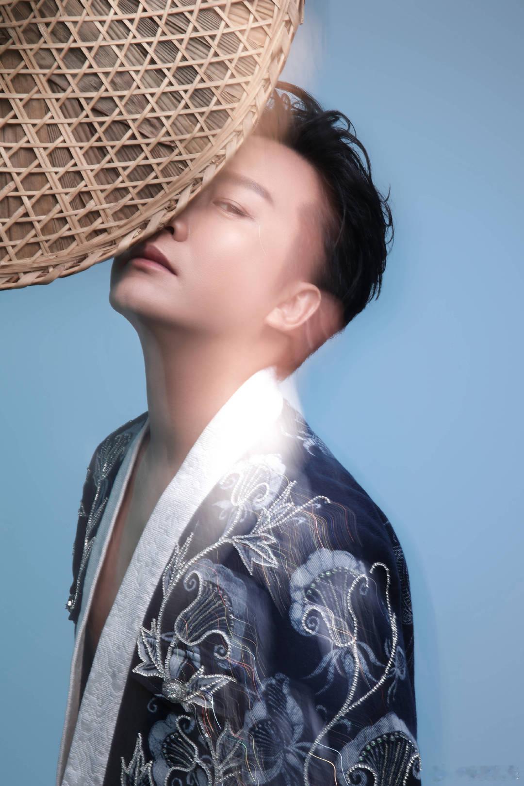 李玉刚常州演唱会首场售罄 李玉刚刚好遇见你巡回演唱会 常州站预售秒空，用实力打脸