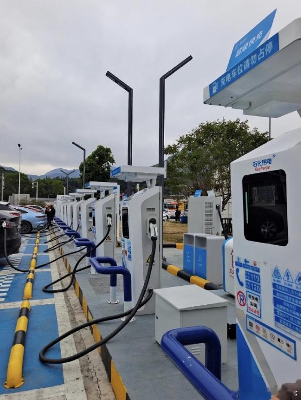 春节交通中国路网数据显示，2026年春节假期，全国高速公路新能源汽车日均流量较2