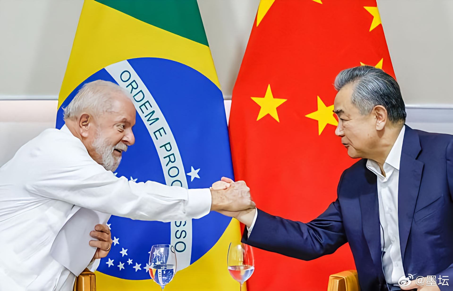 盛会将开幕，卢拉带团提前到场，16国陆续抵华，美后院起火5月13日，北京突然成了
