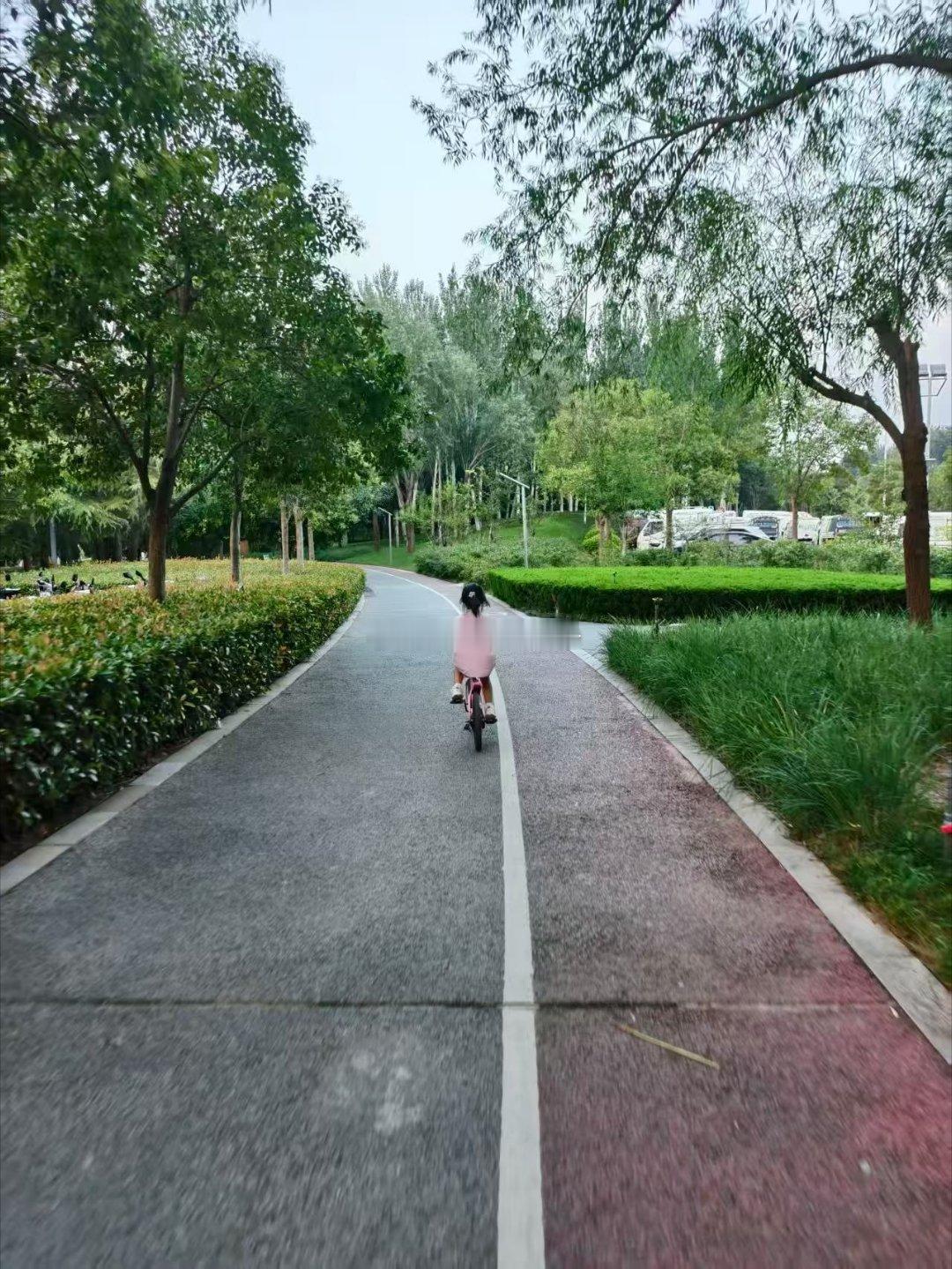 早上七点爬起来继续阅卷，中午找教练健个身，回家再做一顿拉条子😋下午整理好阅卷后