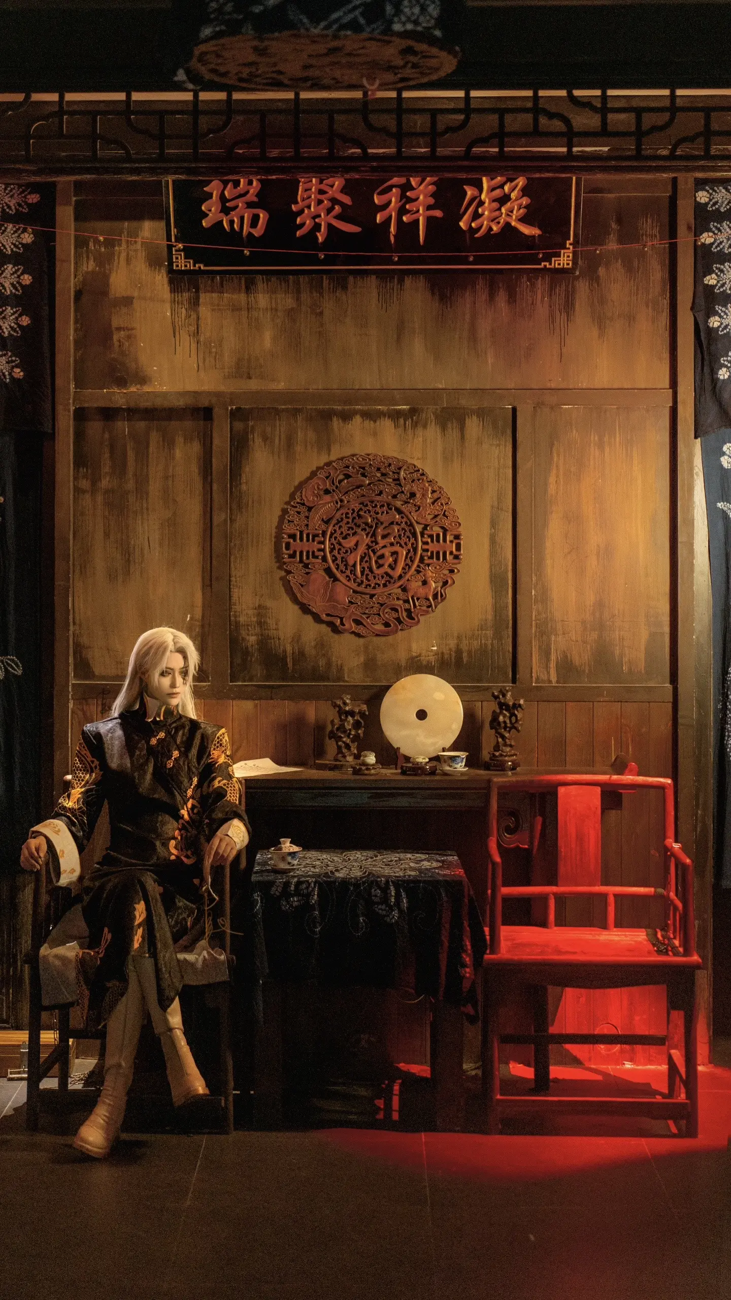 “梦如故山人未去，一声清磐下江烟。”