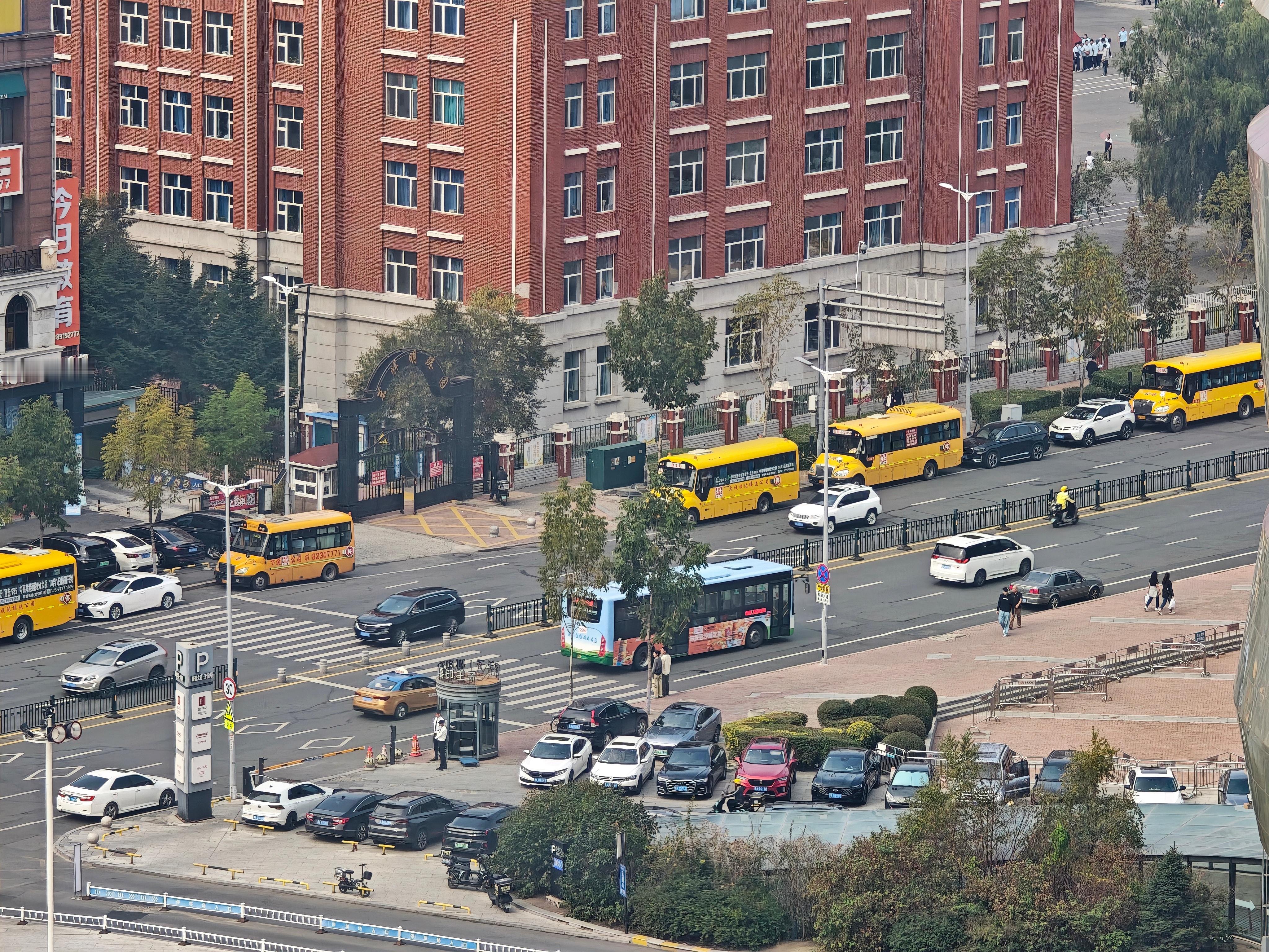 这17Pro Max的长焦感觉跟Ultra没差啊！  ​​​