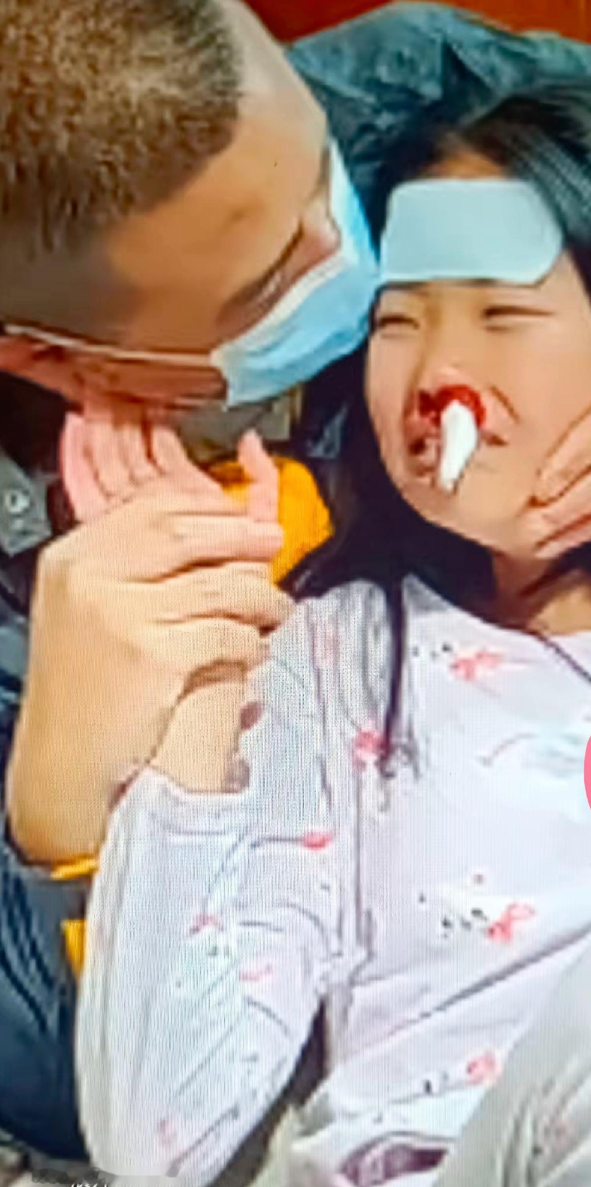 身患重病走到最后的小姑娘，心里放不下的从来不是病痛，而是害怕被至亲慢慢淡忘。她小