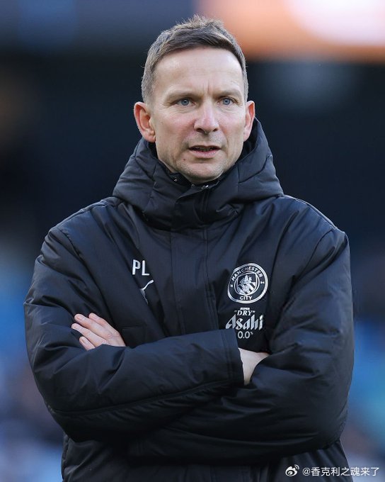 林德斯对阵利物浦！由于瓜迪奥拉被禁赛，前利物浦助理教练林德斯将在足总杯四分之一决