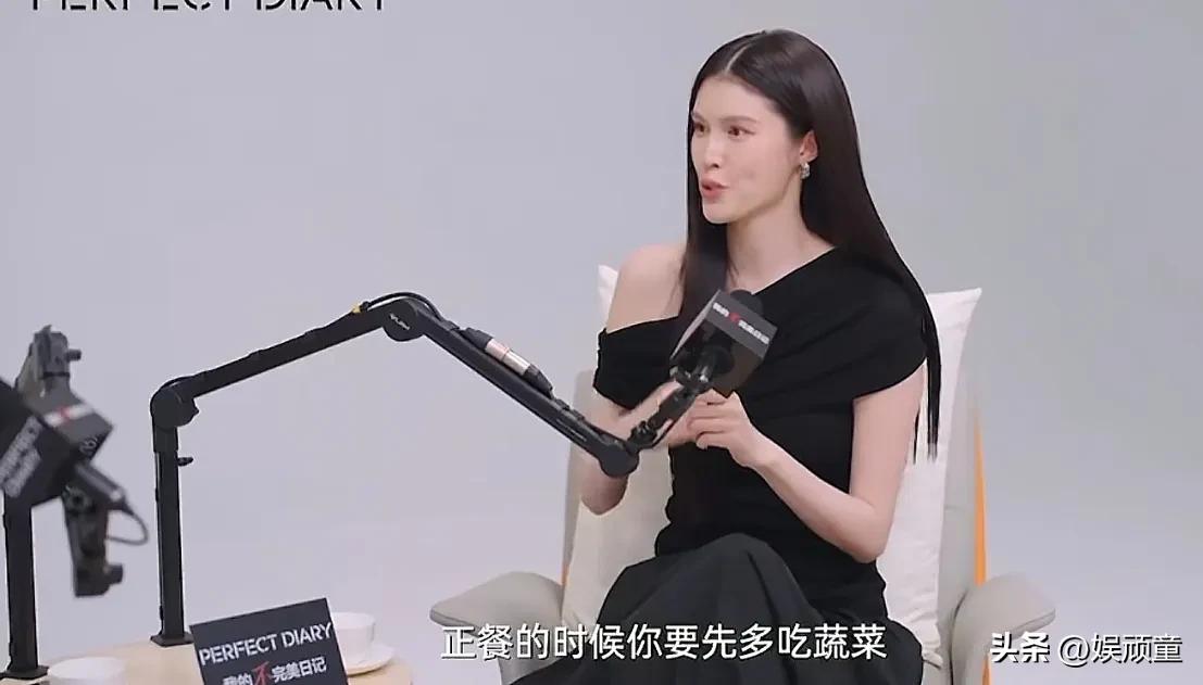 胖的原因找到了，何穗透露自己减肥方法，她是三步吃饭，我们直接跨越前两步，来到第三