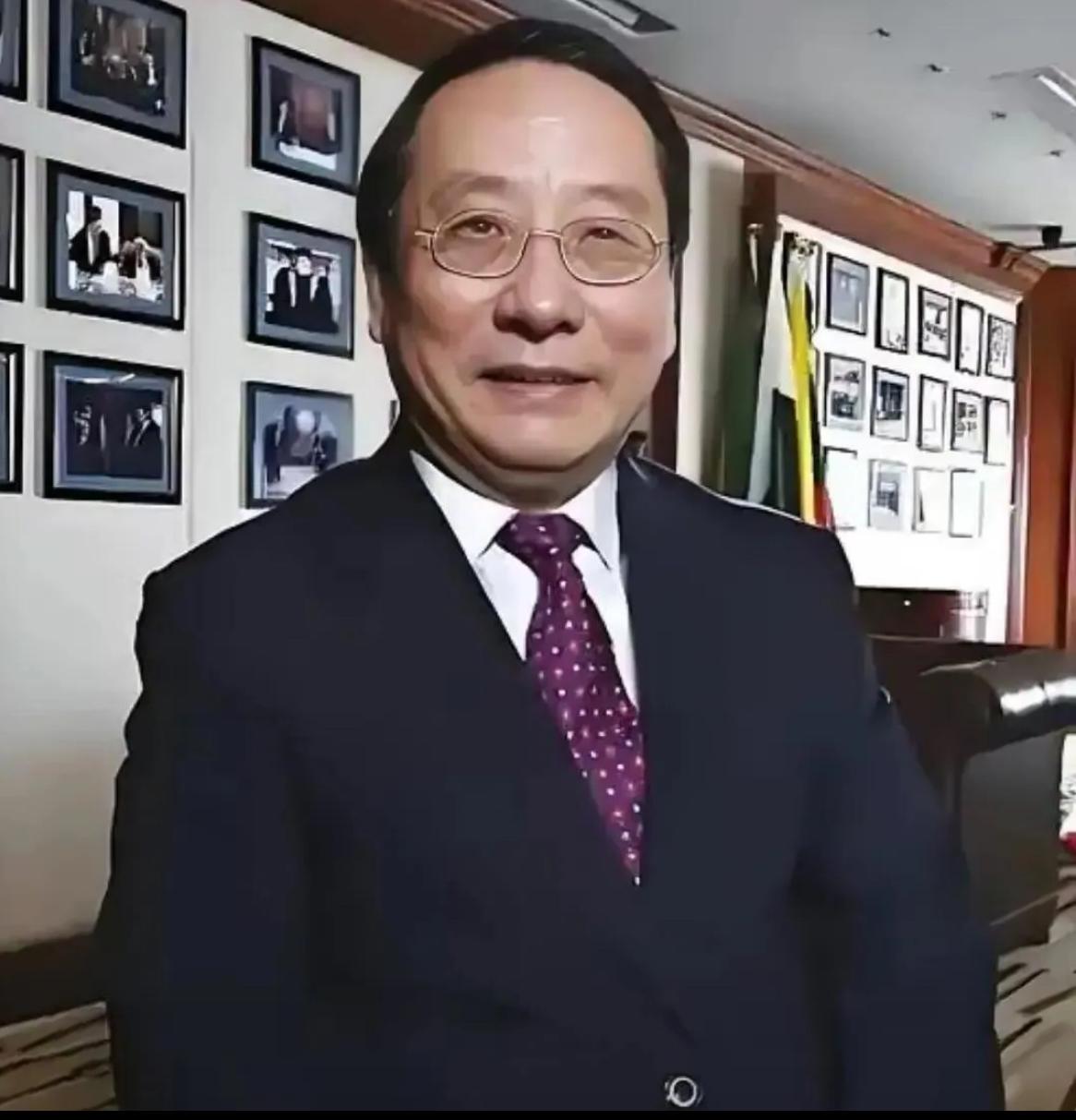 高志凯这一查，属实查到了根子上。

他把那份刚打印出来的档案复印件放在桌上，推给