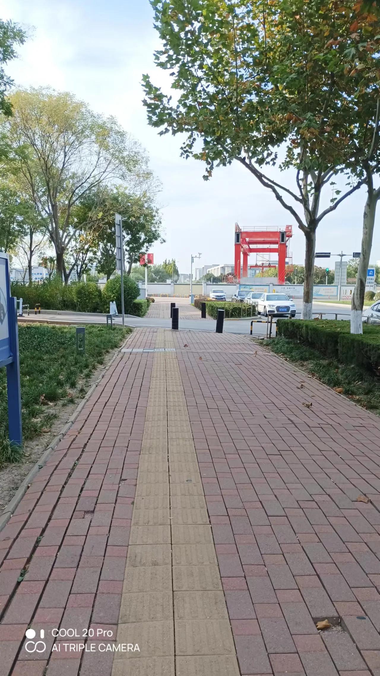 参军，也可以去国外，搞劳务输出。也可以当雇佣兵。苦尽甜来，富贵险中求