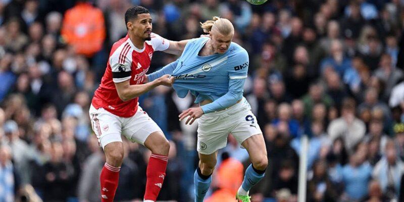 埃尔林·哈兰德在第65分钟的进球帮助曼城主场以2-1击败阿森纳，将枪手在英超的领