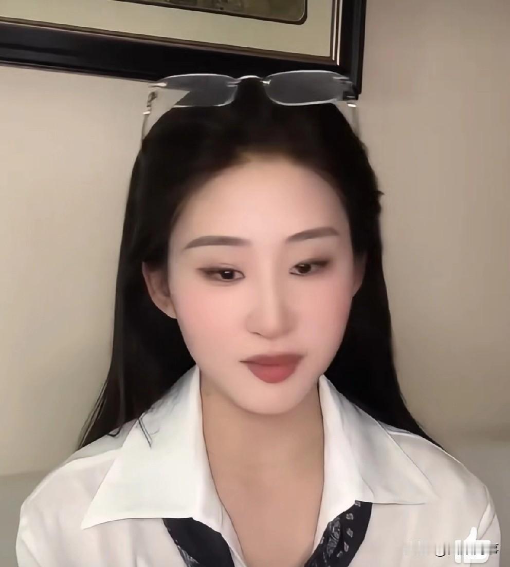刘亦菲模仿者刘一菲拒谈合作称怕被骗，确实有团队找过我合作，但我没同意，现在不赚钱