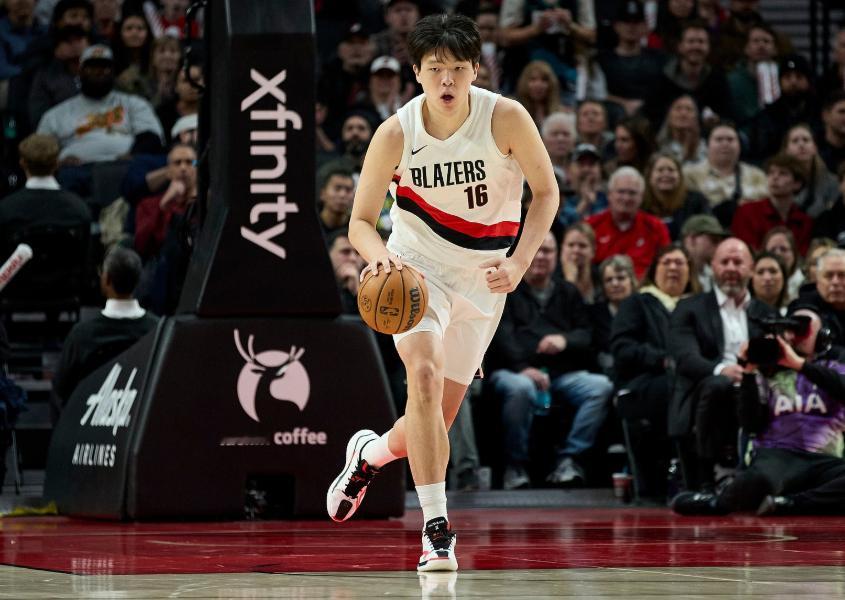 前骑士随队记者鲍仁君发博，列出近10位16号秀现状解读杨瀚森处境。原文如下：经常