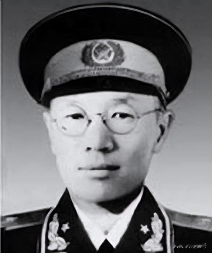 1942年，蒋介石本想秘密处决万毅，却被万毅觉察到，于是，就趁守卫不备逃了出来，