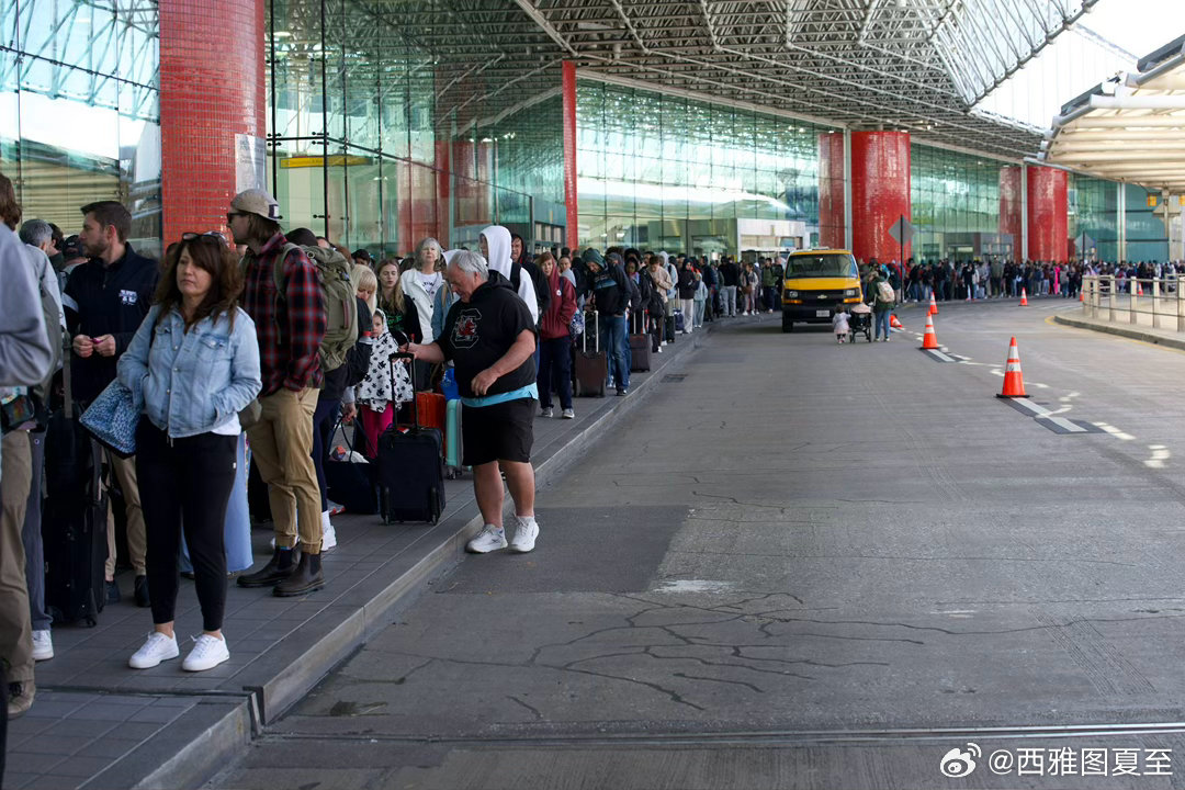 参院通过的“国土安全拨款案”，众议长不愿进行表决推出众院版，213-203通过，