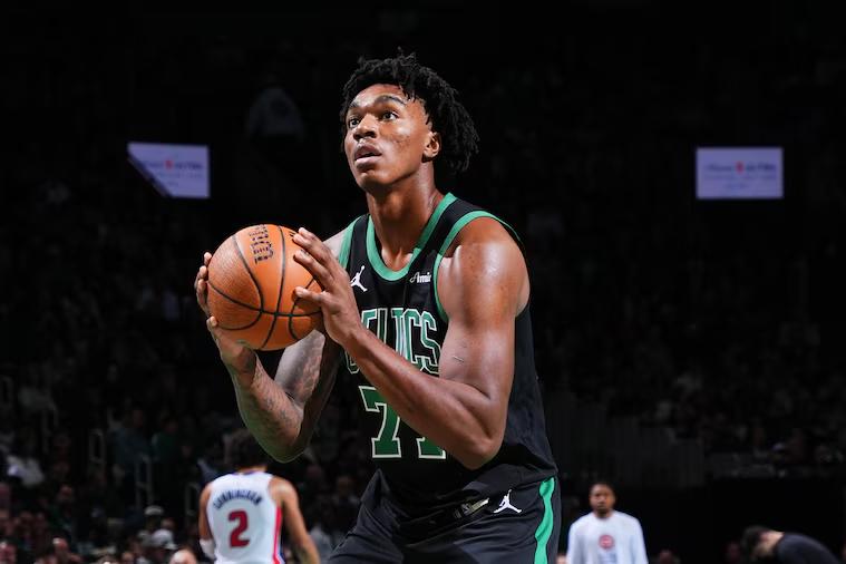 波士顿凯尔特人已将阿马里·威廉姆斯的双向合同转为一份为期两年、总价值270万美元