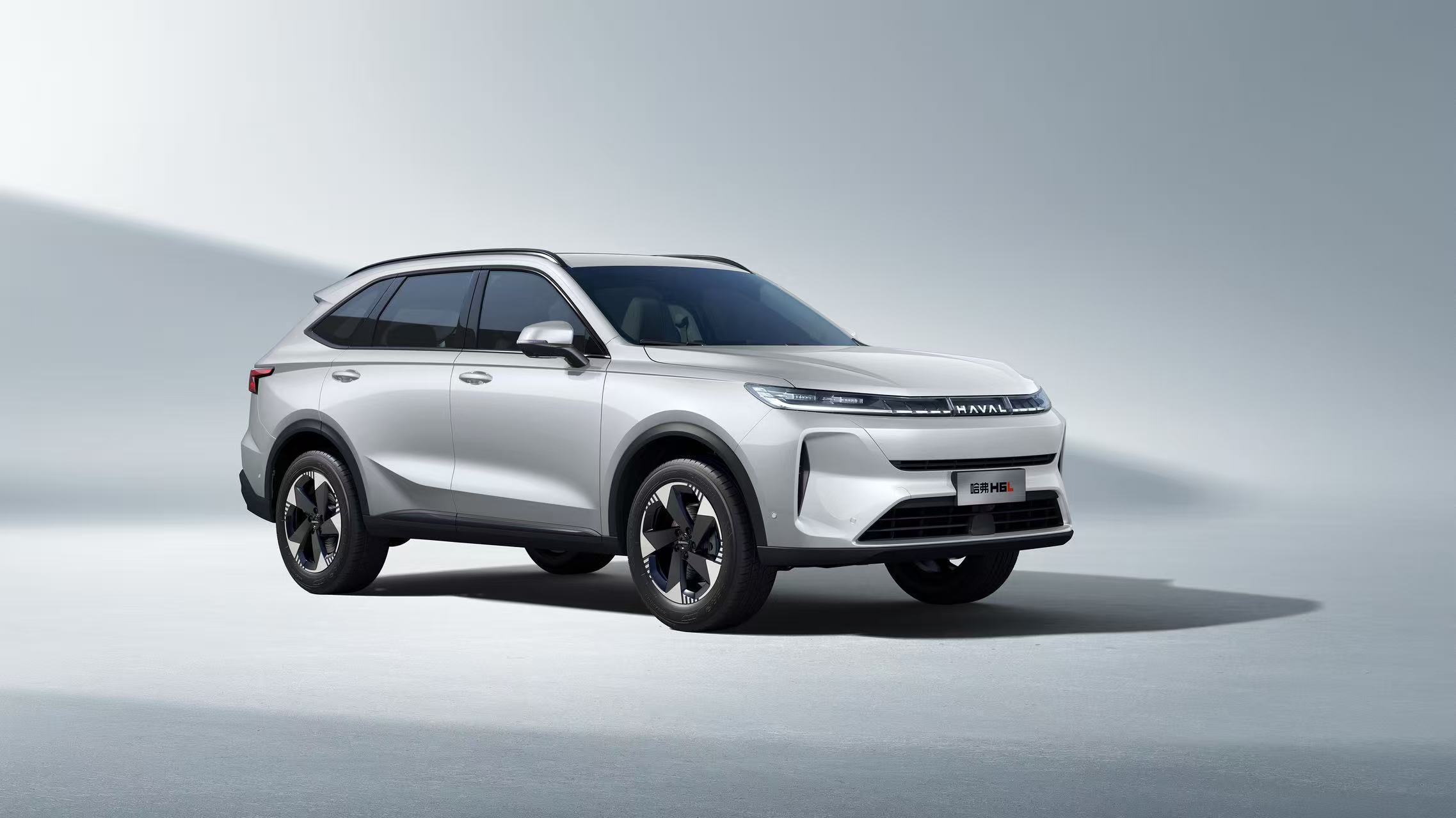 又一辆神级车上市了！谁还记得哈弗6在SUV市场上霸榜103个月的奇迹？11月18