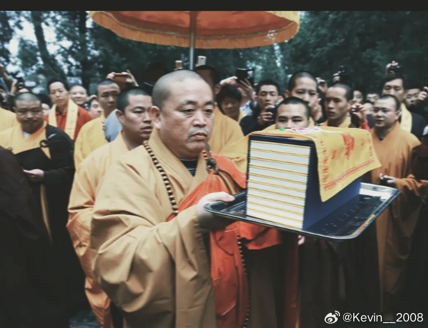 少林寺一年收入有多少个亿左右？？1:门票收入一年大概2.8亿以上2:香火钱未有公