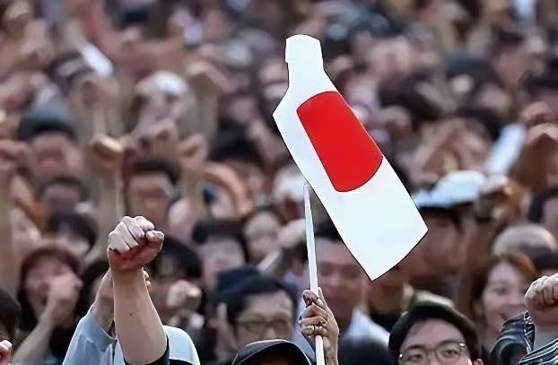 一位日本华人曾经表示“讲实话，中日如果开战，中国是打不过日本的，日本武器领先中国