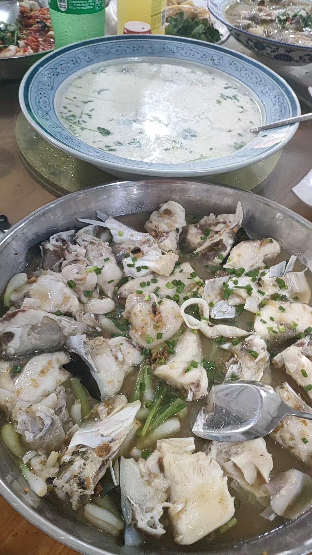 老爸拍过来的大餐照片一鱼七味，只给我发了六味 