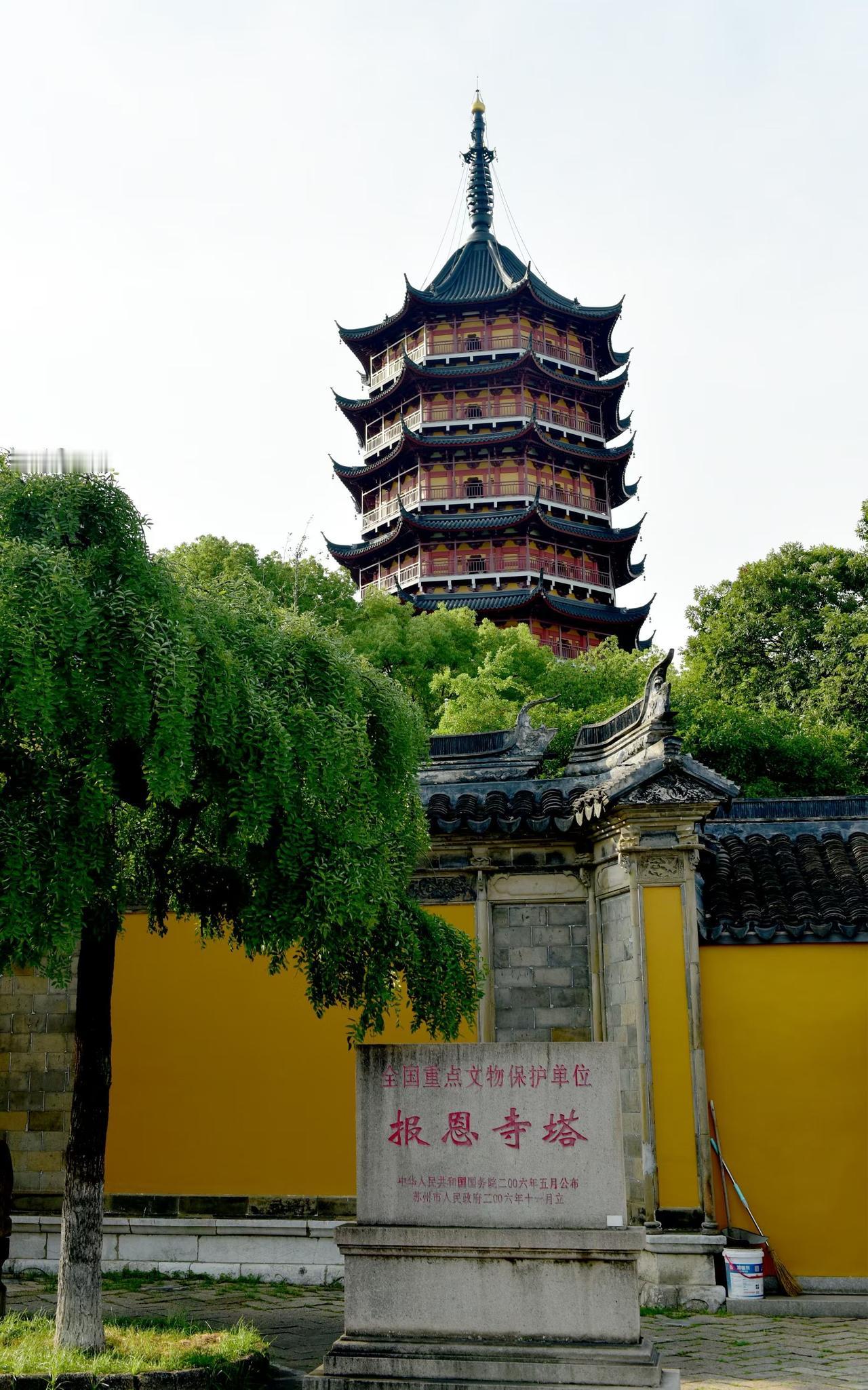 虔诚之地
倾情游览苏州报恩寺……