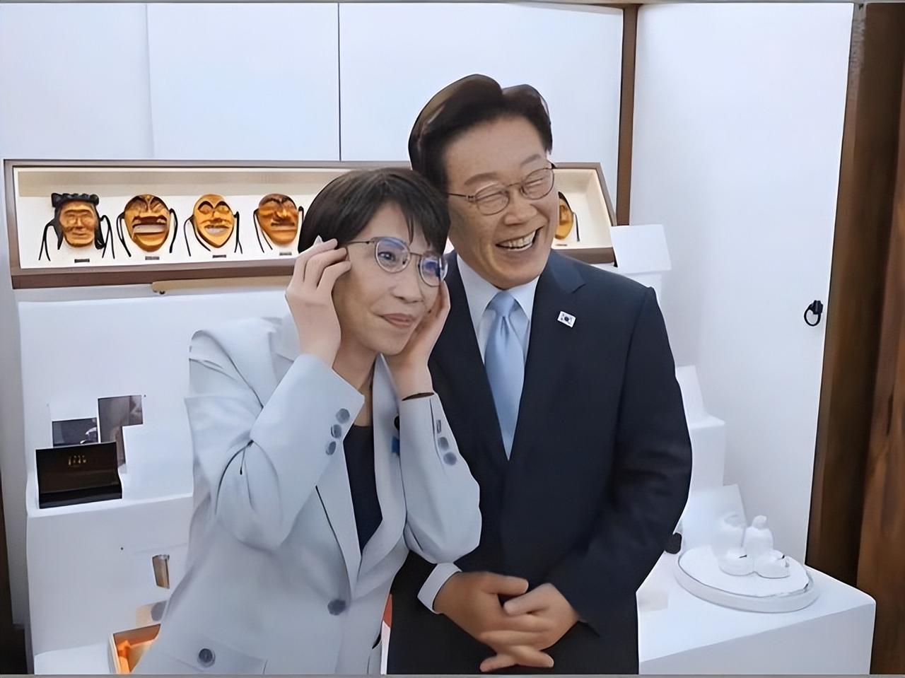 最近国际局势简直比好莱坞大片还离谱，一边是日本媒体瞎编乱造，把外交互动炒成高市早