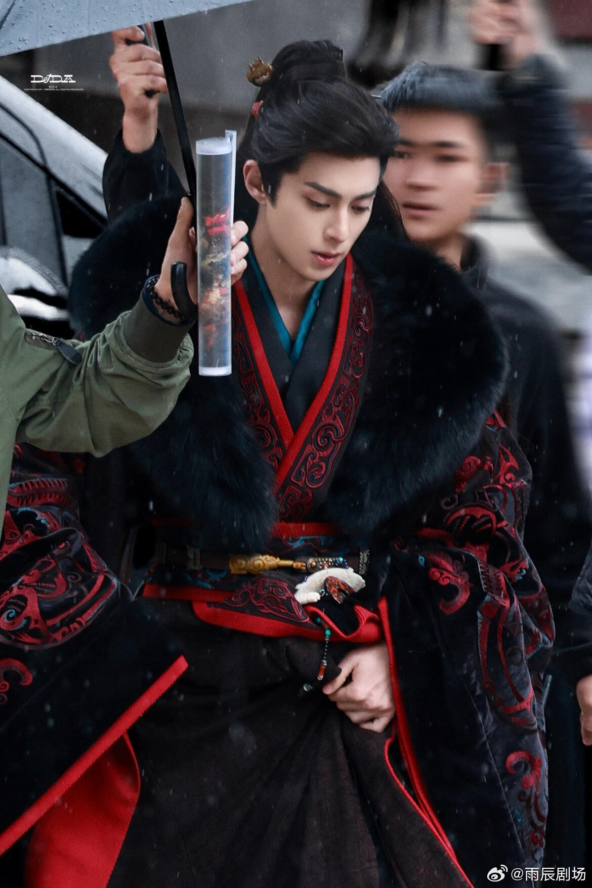 王鹤棣在《将门独后》中饰演谢景行的首套造型路透于今日曝光王鹤棣  |  王鹤棣