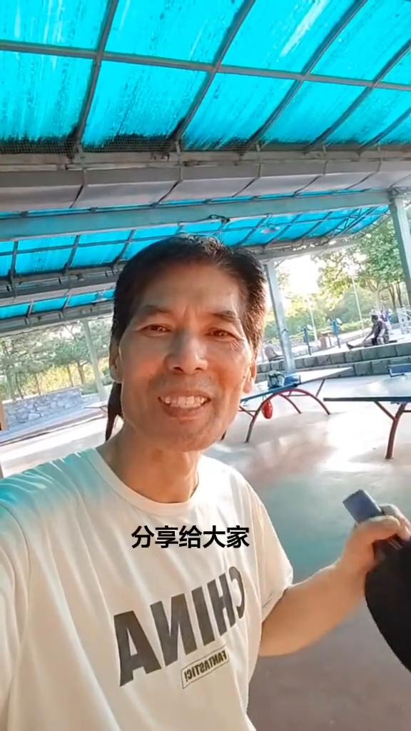 刚刚刷到一段描述樊振东的文案，看完觉得太赞了，分享给大家。
单打的王，双打的神，