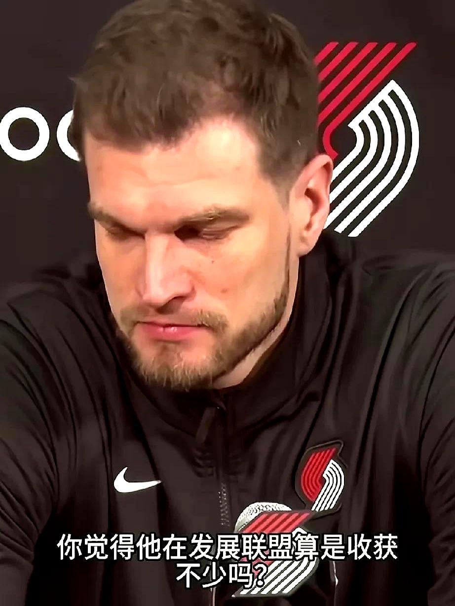 从斯普利特的表情来看
 

斯普利特赛后点评杨瀚森，说没看到他全部传球天赋，虽有