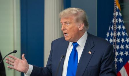 美国的棋路很明确了，那就是一边稳住中国，一边脱钩，但中国也有高招。
 
美国贸易