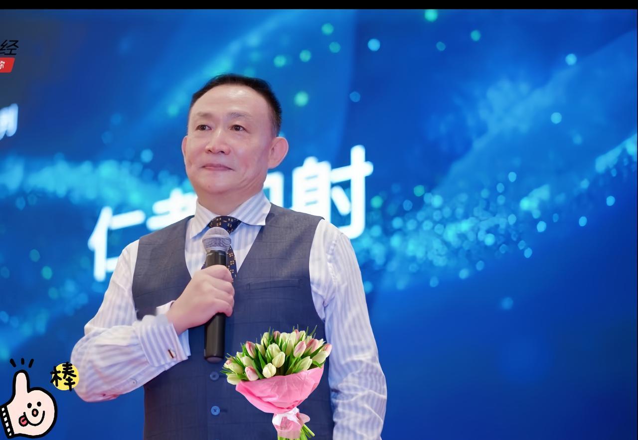 卢麒元：一个时代的“傻子”在当今这个“精致利己主义”泛滥的时代里，卢麒元无疑是一