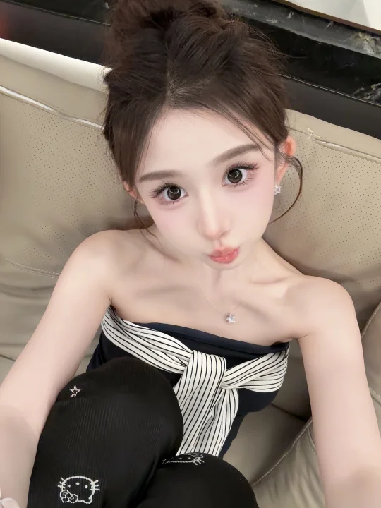 种了个很好看的睫毛！