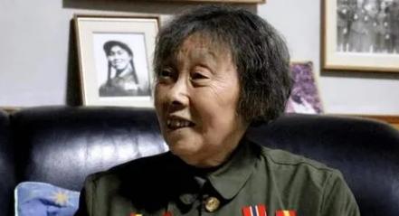 “医院全力救治，费用问题由军区解决”！1994年，“英雄儿女”谢秀梅脑梗住院，欠