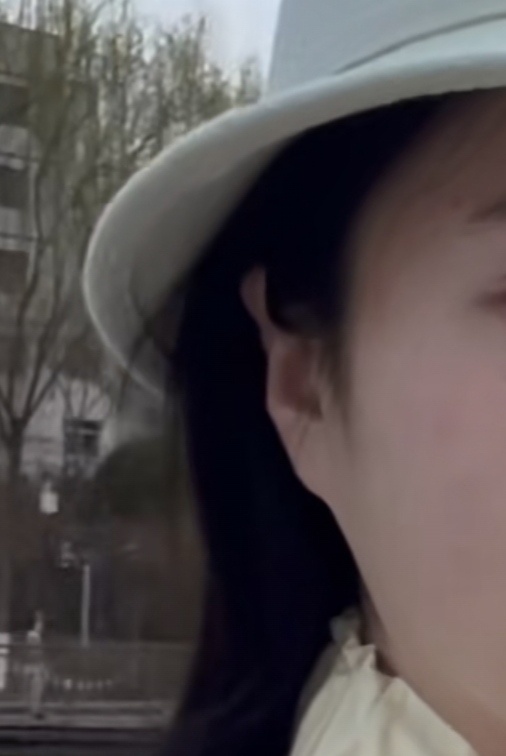 颜值是好的，就是耳朵糟心。 