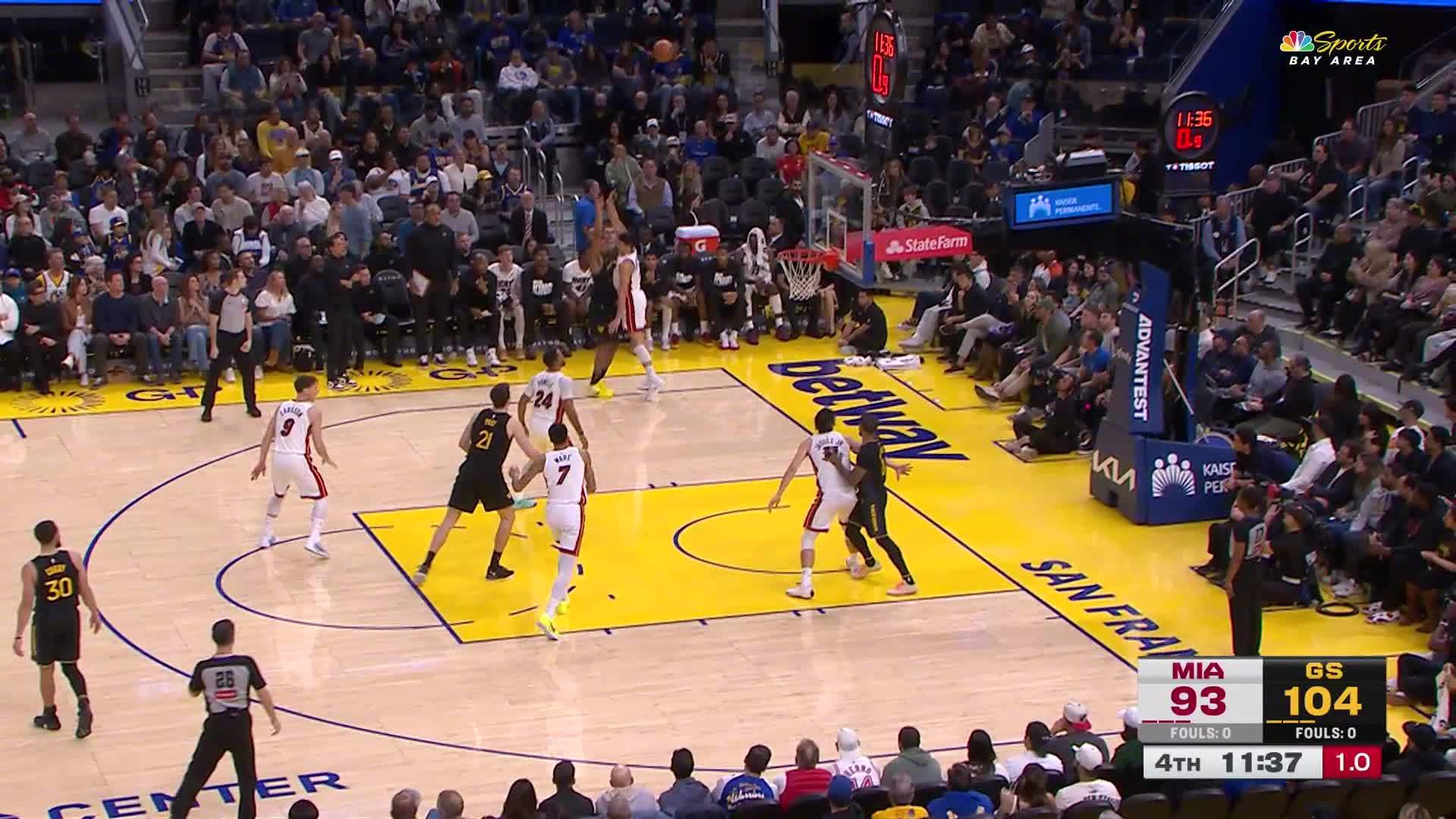 穆迪今天的第三个👌分，帮助勇士稳住领先！热火vs勇士